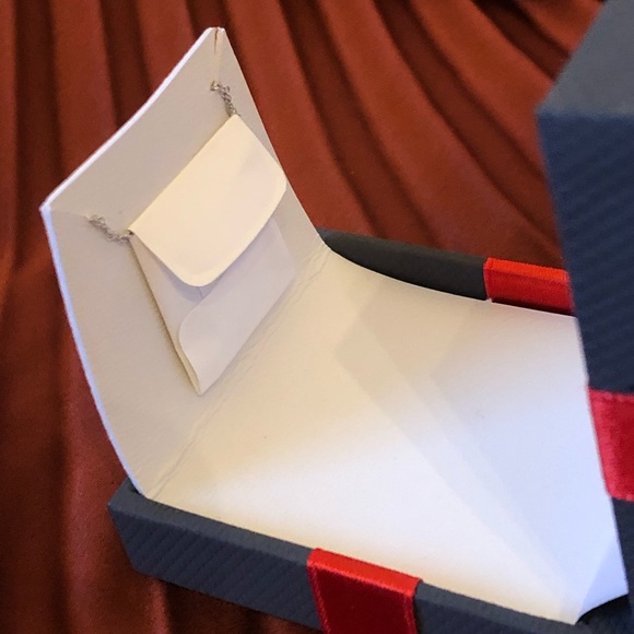 0.1 CT. T.W. Genuine Diamond Sterling Silver Pear Necklace w Tag in Gift Box - Picture 9 of 10